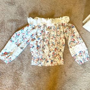 Beautiful Shoulder Off Top!